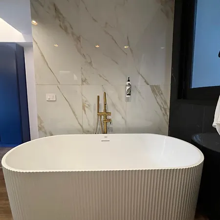 فندق مبيت وإفطار Atrium Regal *
