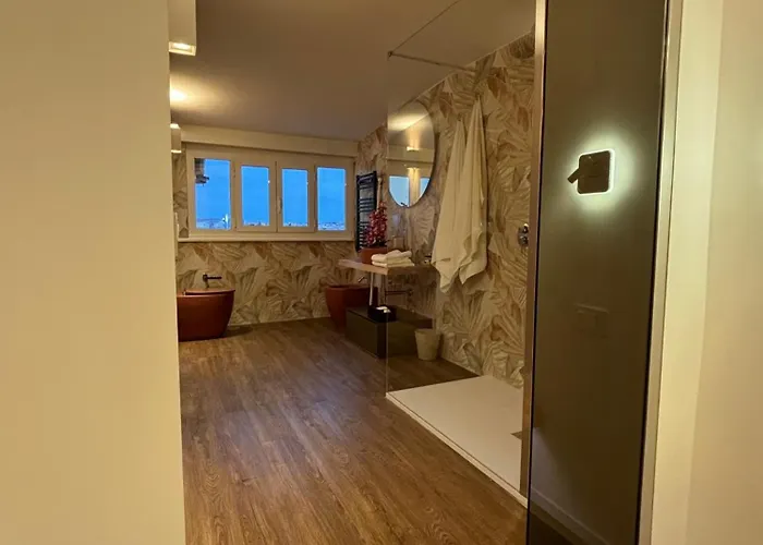 Atrium Regal Bed and Breakfast